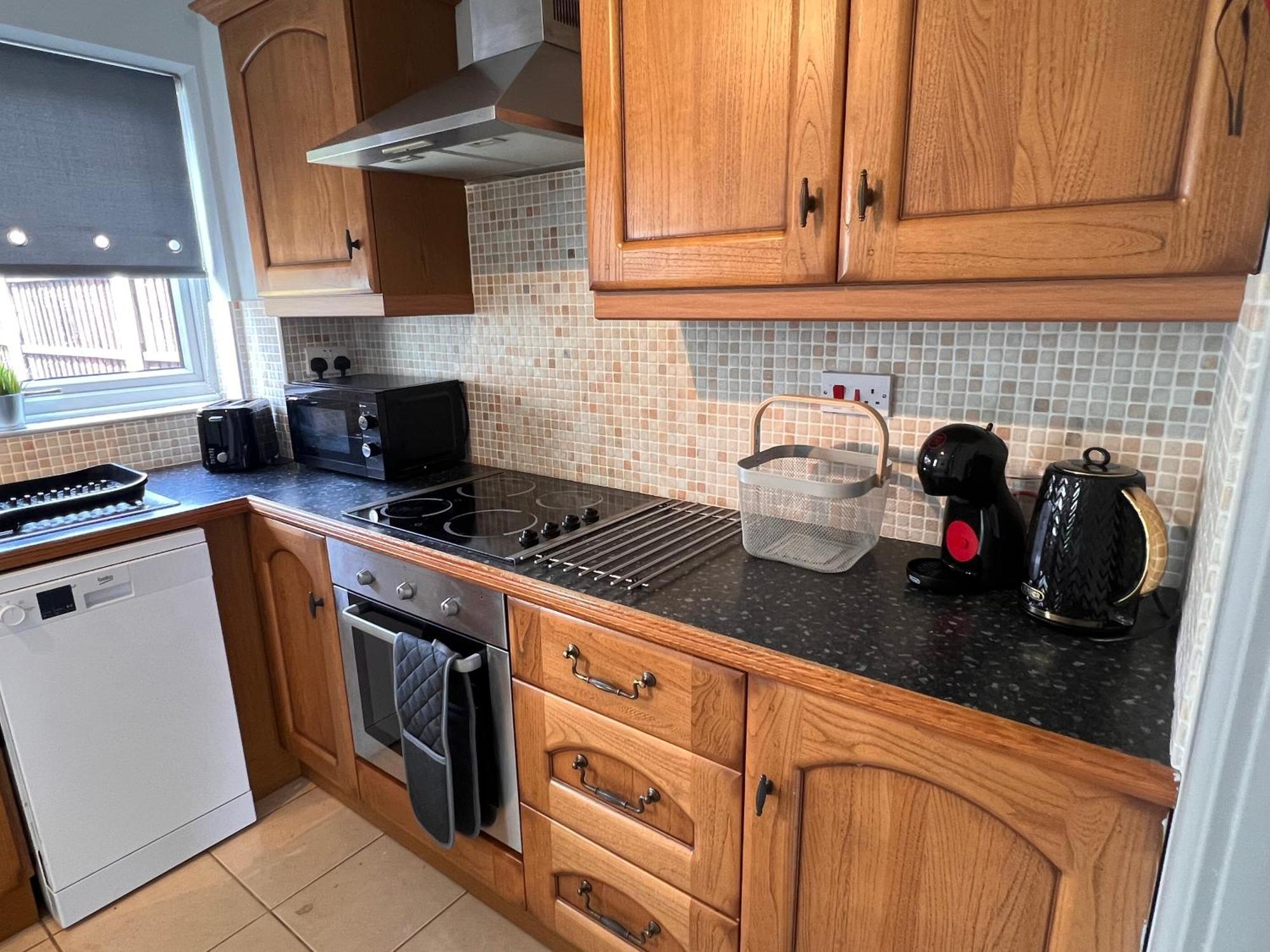 Contractors Or Family House - M1 Nottingham - Ikea Retail Park - Catkin Drive - 2 Bed Home With Driveway, Private Garden, Sleeps 4 - Tv'S In All Rooms Giltbrook Ngoại thất bức ảnh