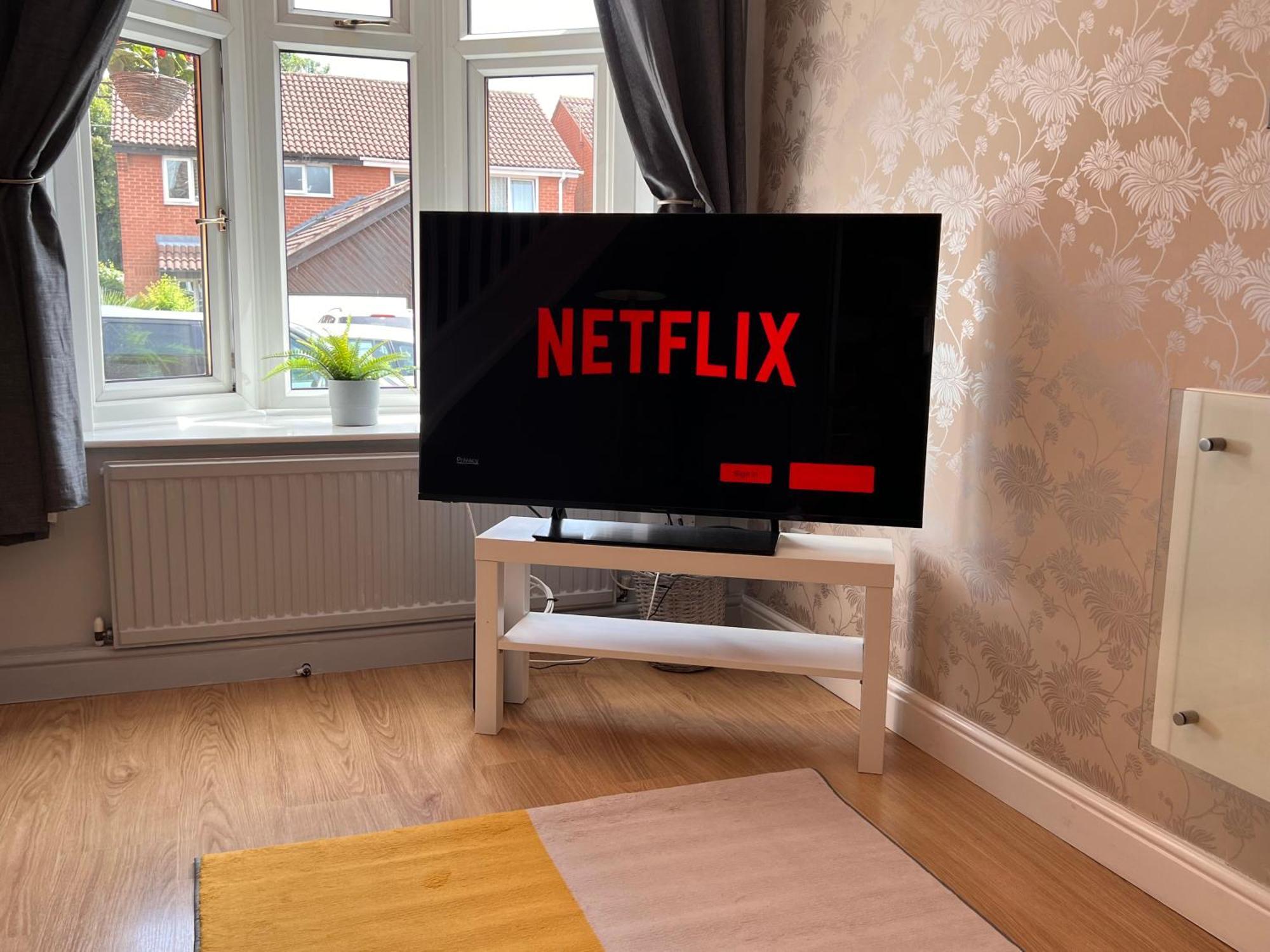 Contractors Or Family House - M1 Nottingham - Ikea Retail Park - Catkin Drive - 2 Bed Home With Driveway, Private Garden, Sleeps 4 - Tv'S In All Rooms Giltbrook Ngoại thất bức ảnh